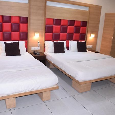 Hotel Viram Pārdi Dış mekan fotoğraf