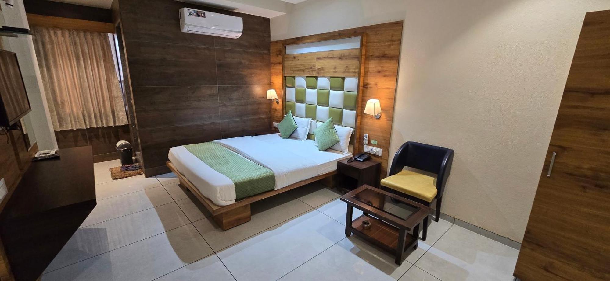 Hotel Viram Pārdi Dış mekan fotoğraf