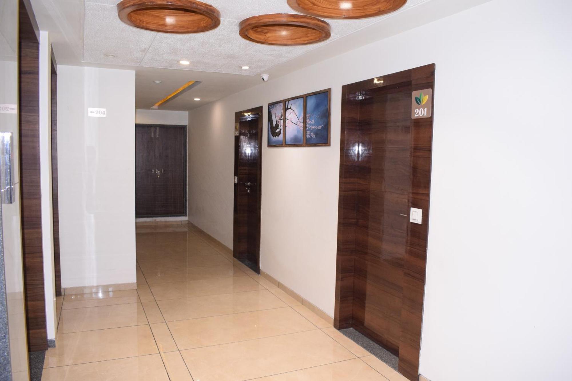 Hotel Viram Pārdi Dış mekan fotoğraf