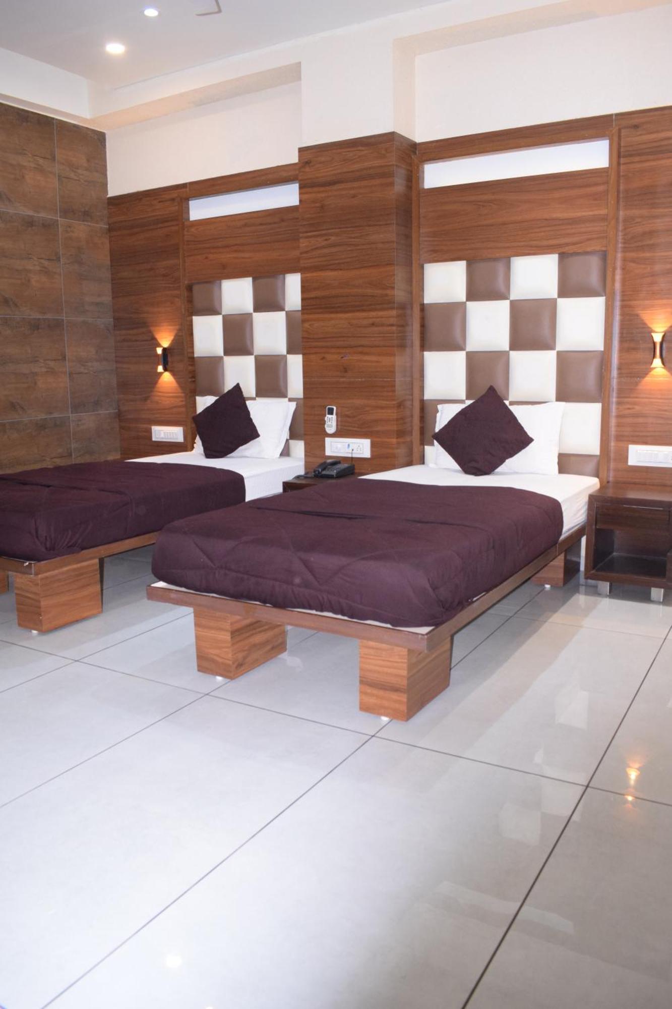Hotel Viram Pārdi Dış mekan fotoğraf